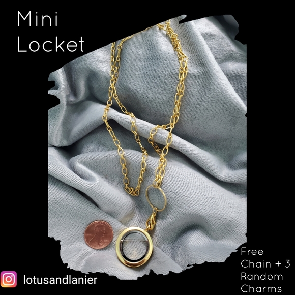 Floating Locket w/Chain Plus 3 Random Charms - Picture 1 of 4